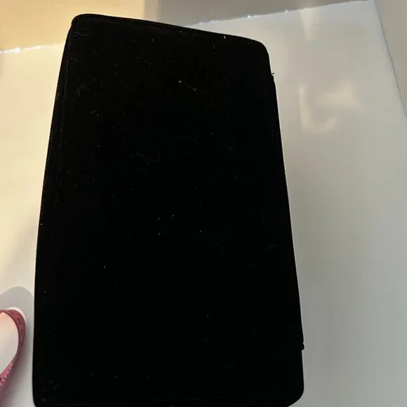 ✨ Rare YSL Velvet Travel Case - Perfect Gift or Private Luxury - Picture 5 of 11